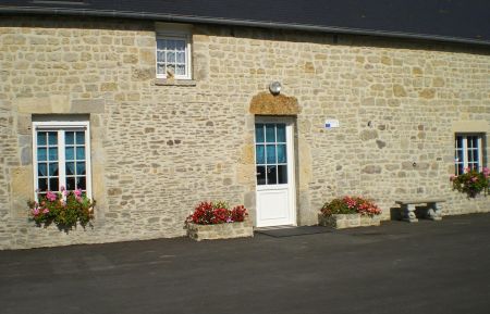 G&icirc;te n&deg;G398 Sainte-Marie-du-Mont - Manche -   COUR INTERIEUR