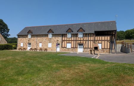 Gite de groupe n&deg;G44447 Saint-Georges-de-Rouelley - Manche - photo
