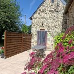 Un gîte cosy avec sa terrasse fleurie, l'endroit idéal pour savourer l'été en toute sérénité Un gîte cosy avec sa terrasse fleurie, l'endroit idéal pour savourer l'été en toute sérénité