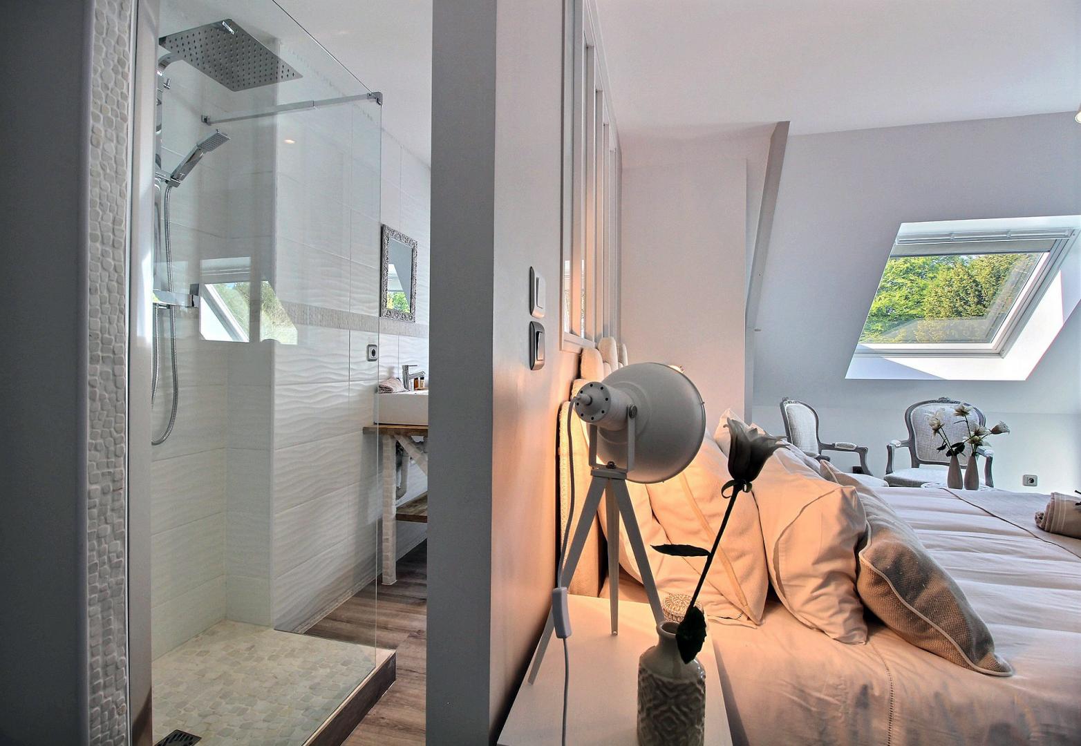 Vue salle de bain et de la chambre Coeur de Marie photo 21