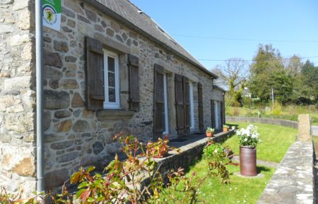 G&icirc;te n&deg;G872 Grosville - Manche - Fa&ccedil;ade cot&eacute; Est