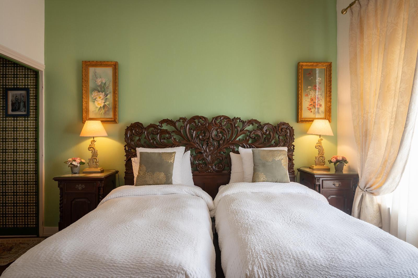 Chambre 2 de la Suite de la Rose avec lits jumeaux (90*200) photo 22