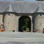 ENTREE DU GÎTE DU CHÂTEAU ENTREE DU GÎTE DU CHÂTEAU
